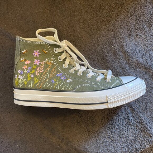 Olive Green Embroidered Flowers Bees Converse All Star Sneakers Shoes 8.5 - Picture 5 of 7